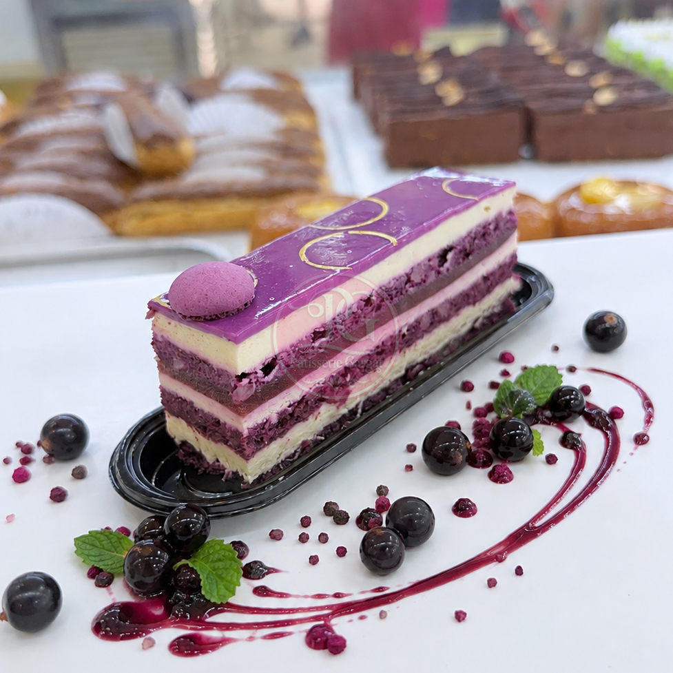 Cassis cake — Pâtisserie Gargat